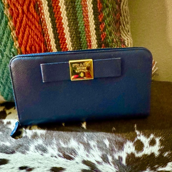 Prada Saffiano Leather Blue Bow Zip Around Long Wallet Gold Hardware - Picture 3 of 7